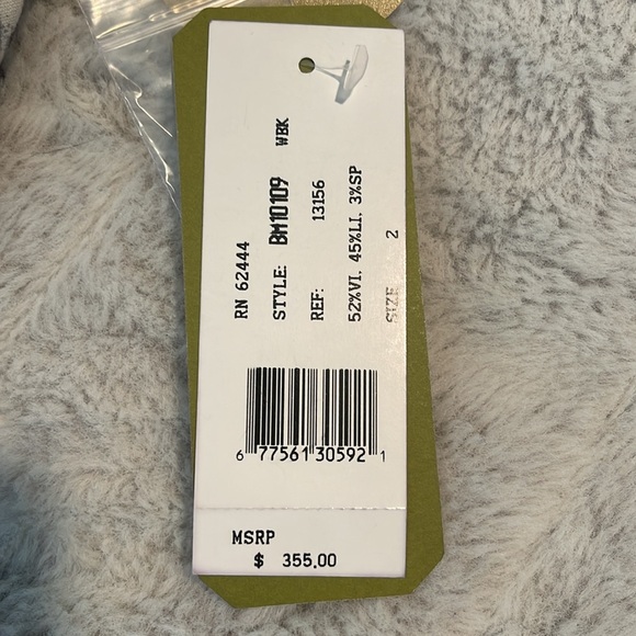 New! Nicole Miller Artelier black and white, lined cutout dress
NWT! Size 2 - Picture 2 of 11